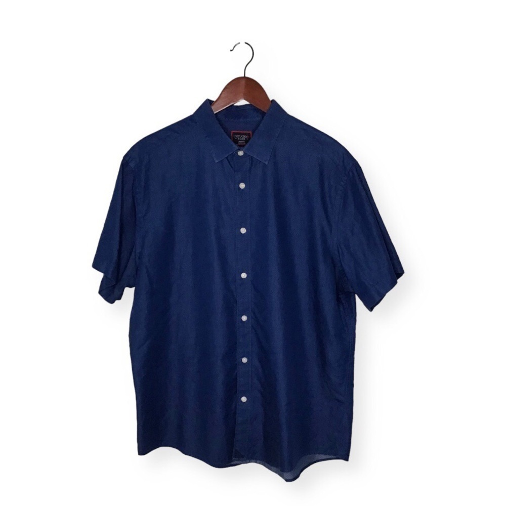 UNTUCKit Altavins Navy Short Sleeve Button Down Shirt.